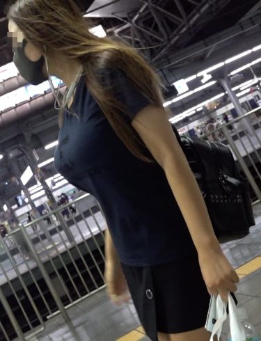 【巨乳ｘギャル】素人隠し撮り！超爆乳の揺れ！Hカップギャルの激しすぎる鬼揺れ乳！